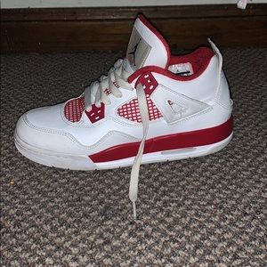 Jordan 4s